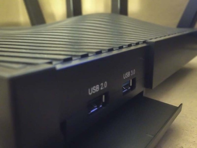 Netgear Nighthawk X8 router USB