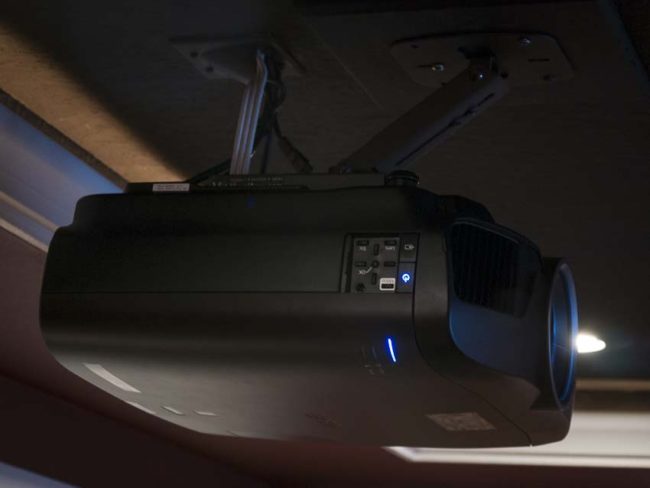 Epson Pro Cinema 4040 projector controls