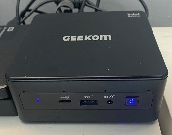 GEEKOM Mini PC Windows 11 Pro Mini Desktop Computer Intel i5-8259U